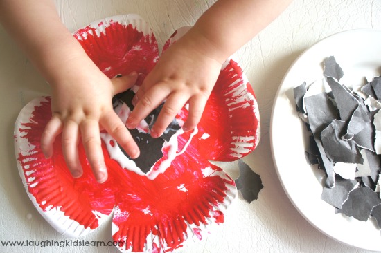 Paper plate poppy craft for kids