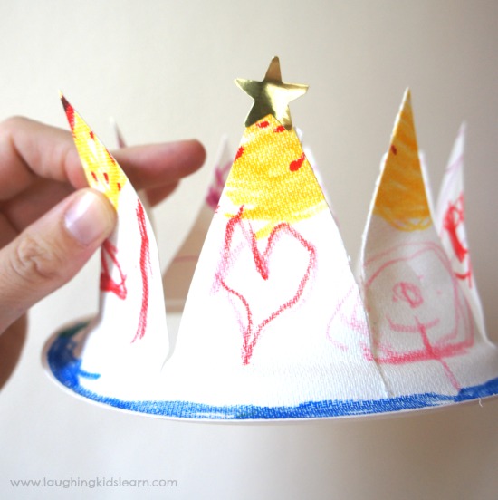 Decorating paper plate crown