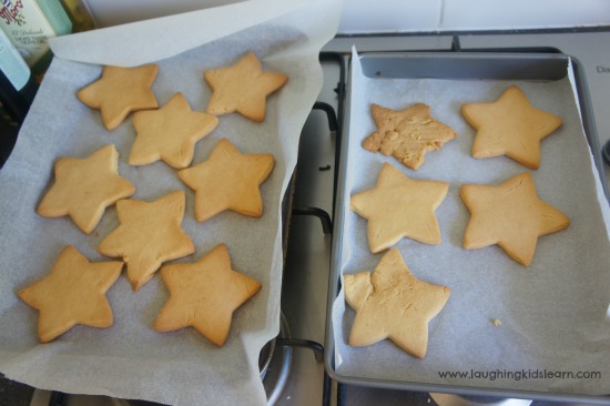 Simple gingerbread recipe you can make over Christmas with kids