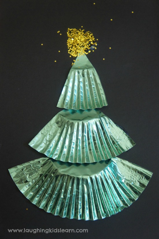 cupcake liner craft of a christmas tree