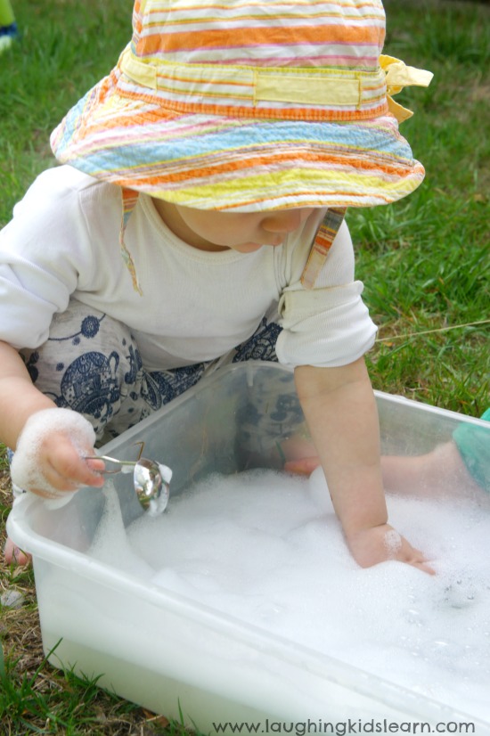 Bubble tub for sensory play